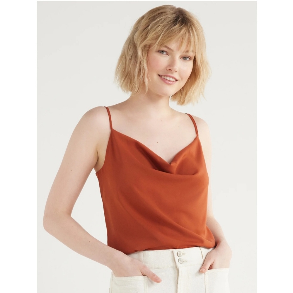 Chic Tank Top - Picture 2 of 5